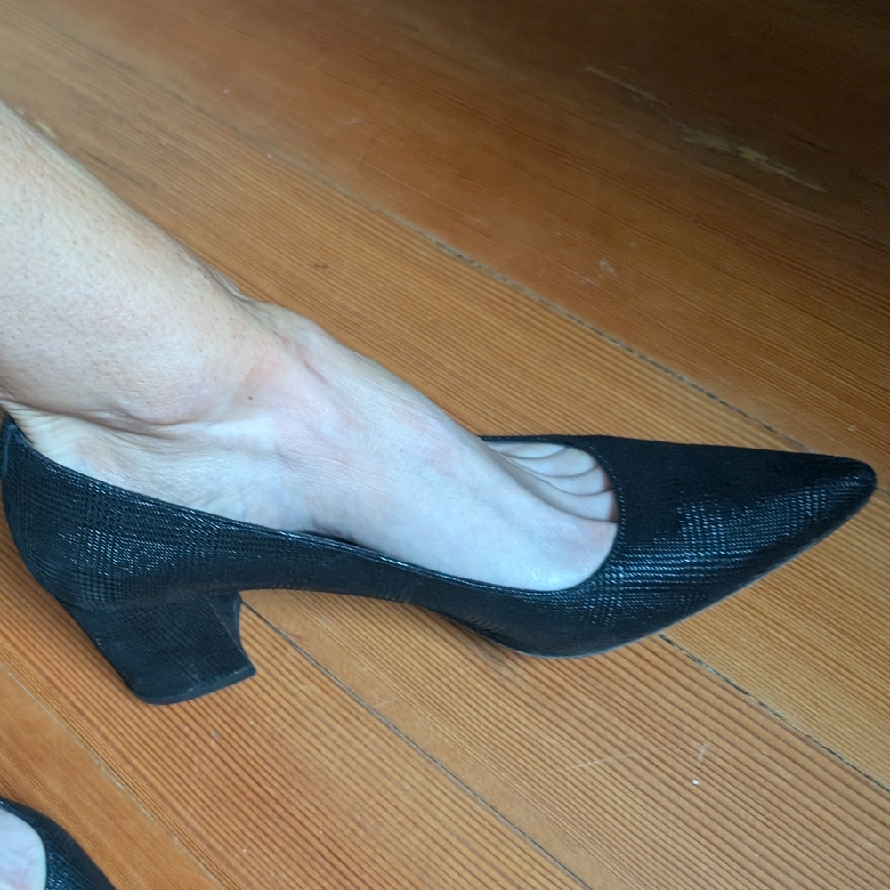 Stuart Weitzman Block Heel Pump, Size 9 - Picture 8 of 13